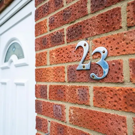 Дом отдыха Marykirk House - Workstays Uk Thornaby on Tees