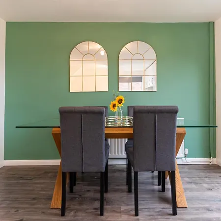 Дом отдыха Marykirk House - Workstays Uk *