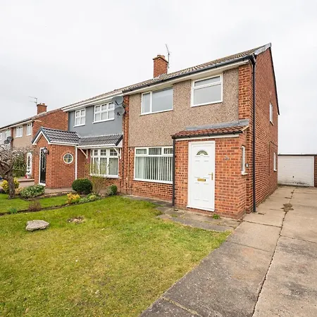 Дом отдыха Marykirk House - Workstays Uk Thornaby on Tees